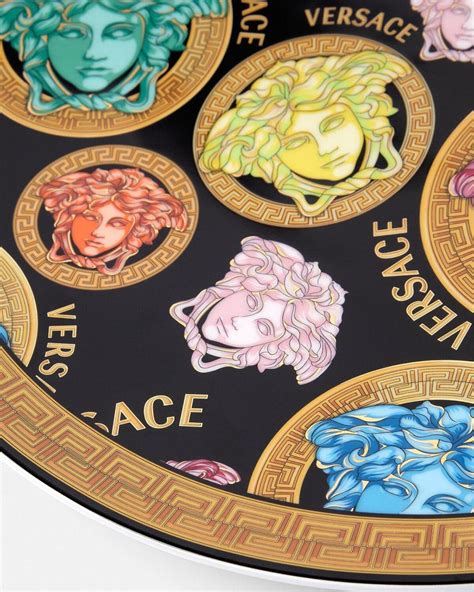 assiette versace medusa|Versace la medusa wallet.